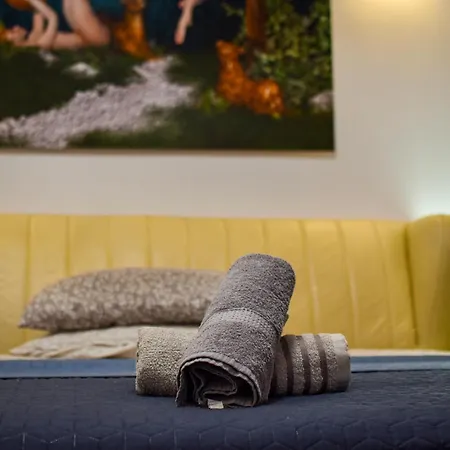 Downtown By Chr Luxury