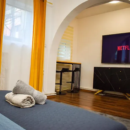 Downtown By Chr Luxury