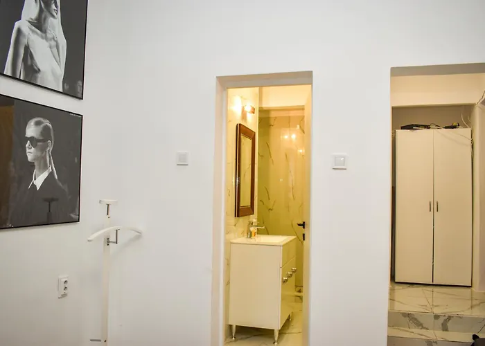 Downtown By Chr Luxury Apartman Bukarest