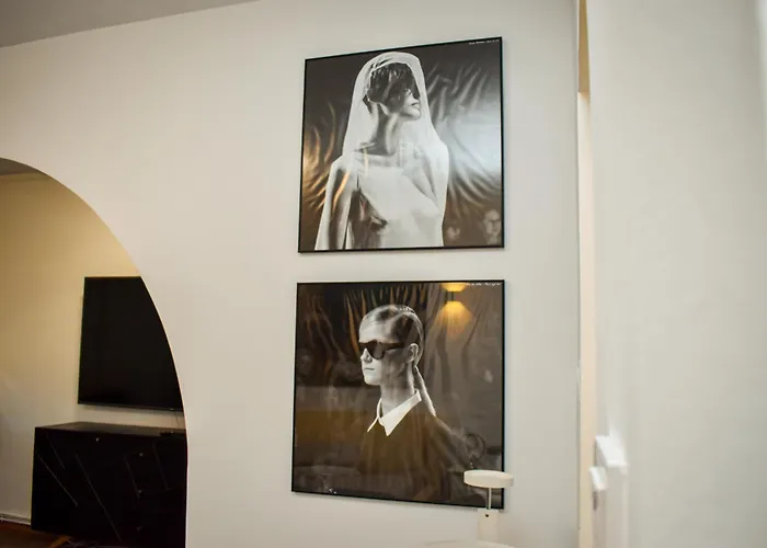 Downtown By Chr Luxury