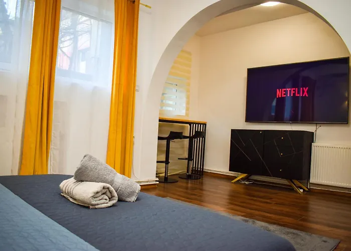 Downtown By Chr Luxury